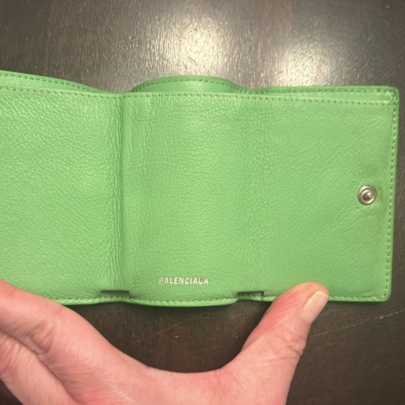 Authentic Balenciaga PAPIER MINI WALLET IN GREEN - Picture 8 of 9